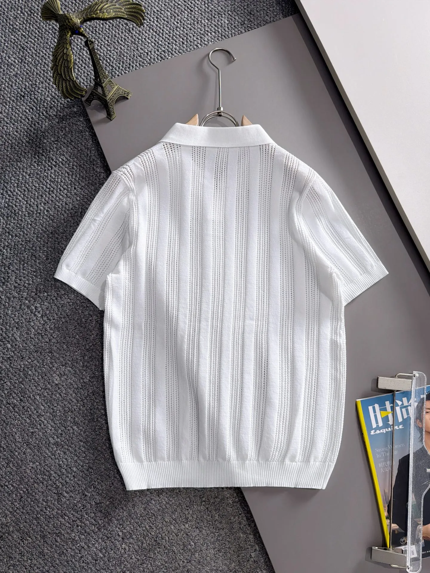 LP high quality Loro Piana 26ss New Arrival men's short-sleeved T-shirt. Made of combed cotton yarn knitted cotton fabric, no pressure when entering and exiting the counter. Exclusive control of raw materials. It feels substantial when weighed, and the upper body is more textured than ordinary T-shirts. This texture can handle the weather easily and is suitable for both hot and cold! Loose fit design, looks noble. The only correct version is available Size: M to 3XL